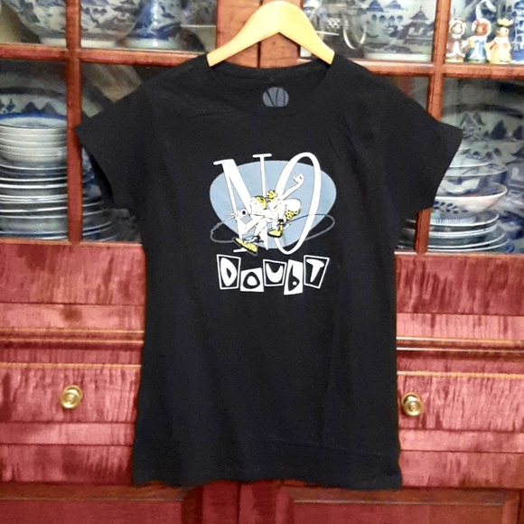 NWOT No Doubt Official Merch Lilo Black Ladies T-Shirt 2019 via Blackout Merch - Picture 2 of 3